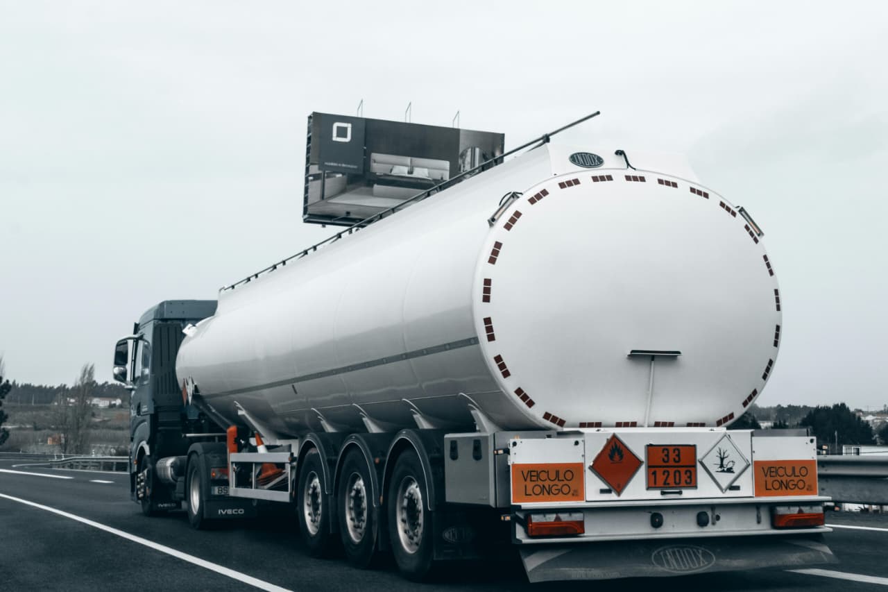 Industrial freight coordination for overseas delivery